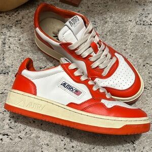 Autry Women's Red and White Sneakers